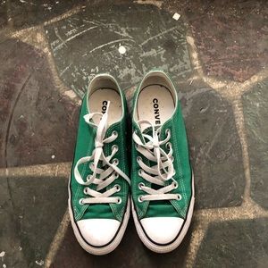 GUC Kelly green Converse sneaker size 8.5